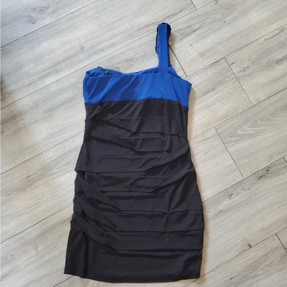 City triangles One-shoulded sparkle embellishment neckline Black/royal b… - Picture 15 of 15